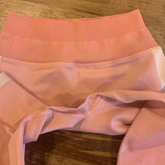 Lululemon Ebb to Train Cropped Leggings - Picture 5 of 6